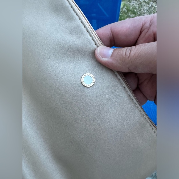 🔥Emirates Airline Business Class Bvlgari Ominia Make Up Bag Travel Case Gold - Picture 9 of 16